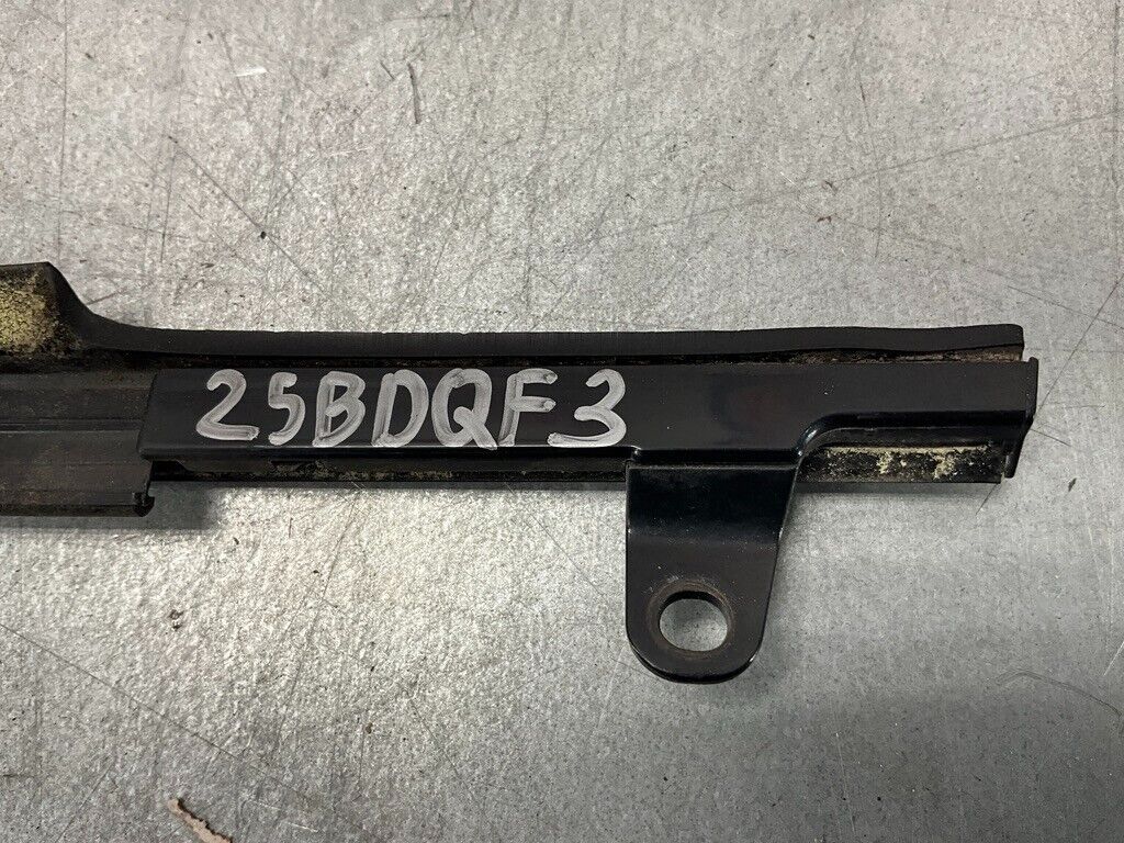 2004 Nissan Z33 350Z Passenger Door Shell Glass Felt Weatherstrip Oem 25Bdqf3 - On Point Parts Inc