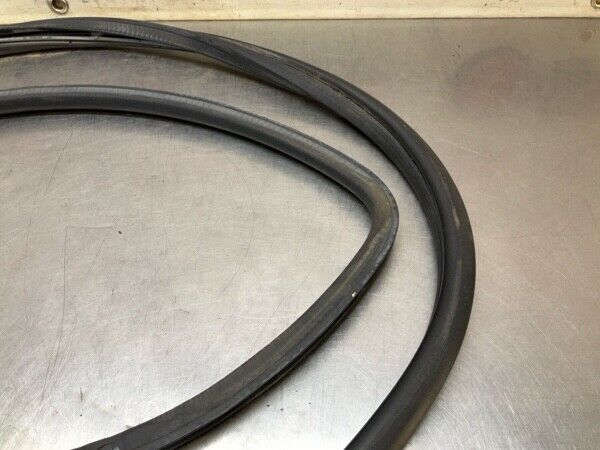 2005 Nissan Z33 350Z Driver Door Frame Weatherstrip Seal Oem 11Bfyfa - On Point Parts Inc