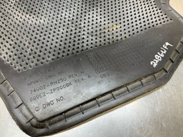 2004 Nissan Z33 350Z Passenger Carpet Floor Mat Oem 22Bgwf9 - On Point Parts Inc