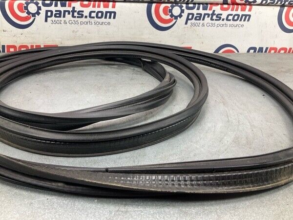 2005 Nissan Z33 350Z Coupe Interior Hatch Weatherstrip Seal Oem 22Bg3Fc - On Point Parts Inc