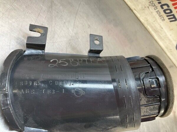 2005 Nissan Z33 350Z Front Driver Door Panel Vent Trim Oem 25Bhtfa - On Point Parts Inc