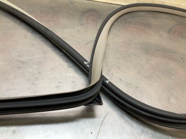 2006 Infiniti V35 G35 Front Passenger Door Frame Weatherstrip Seal Oem 23Bh1Fe - On Point Parts Inc