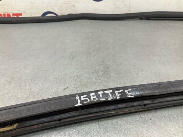 2005 Nissan Z33 350Z Passenger Door Frame Weatherstrip Seal Oem 15Bijfe - On Point Parts Inc
