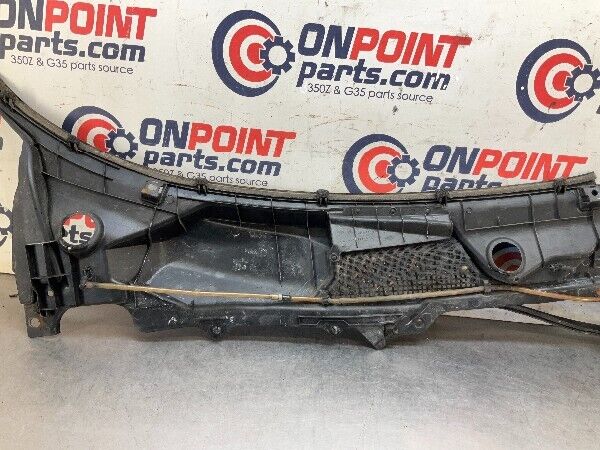 2006 Nissan Z33 350Z Front Windshield Cowl Wiper Cover Panel Oem 13Bjvf3 - On Point Parts Inc