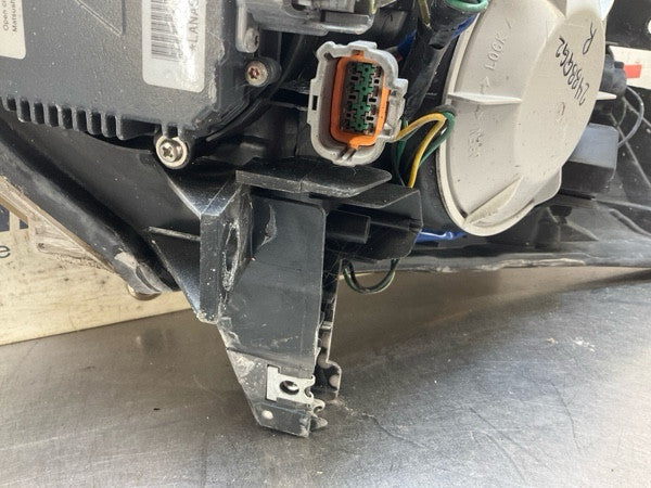 2004 Nissan Z33 350Z Front Passenger Xenon Hid Headlight Assembly Oem 24Bbqg2 - On Point Parts Inc