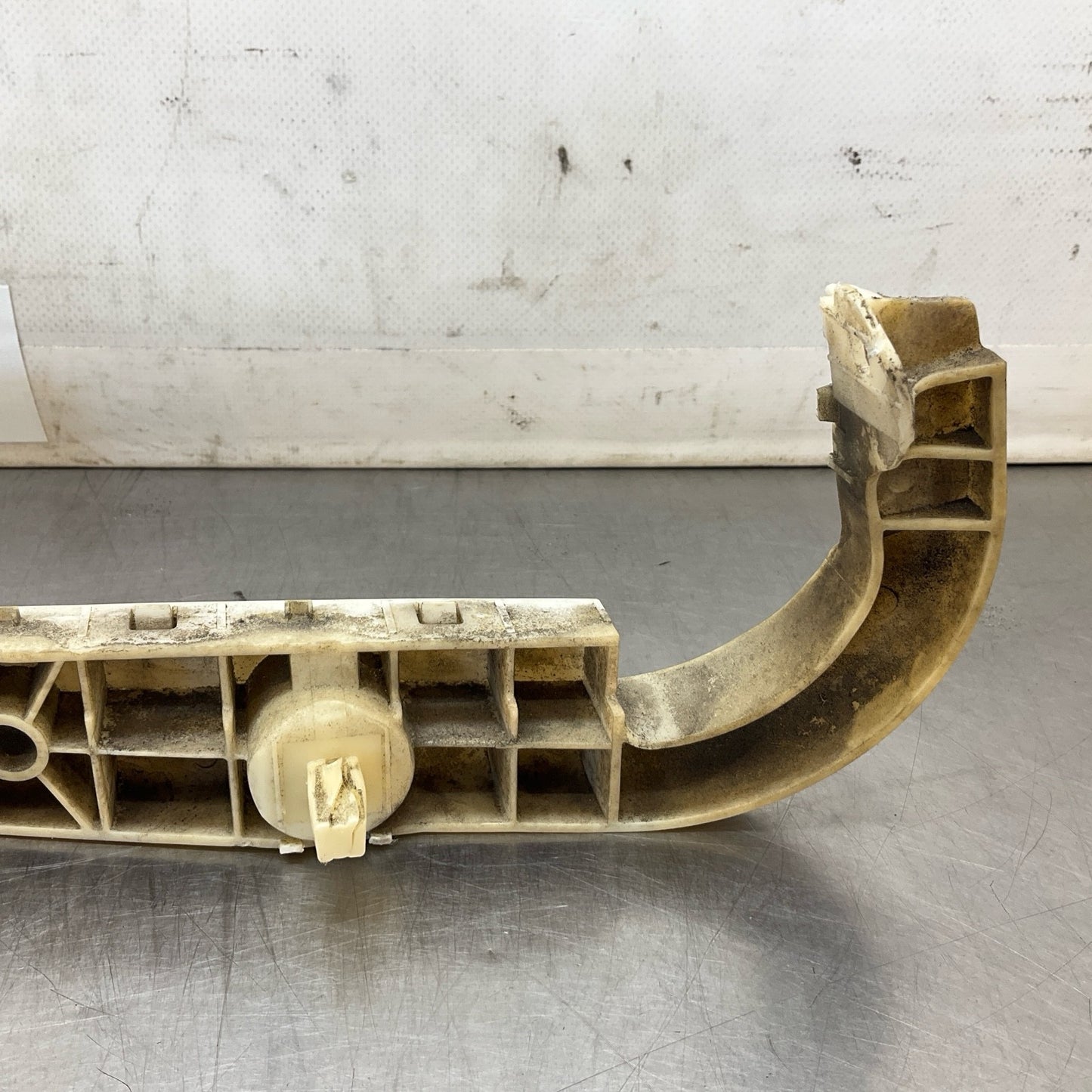 08-15 G37 Q60 Coupe Rear Bumper Cover Retainer Bracket Oem 12Bd4Gi - On Point Parts Inc