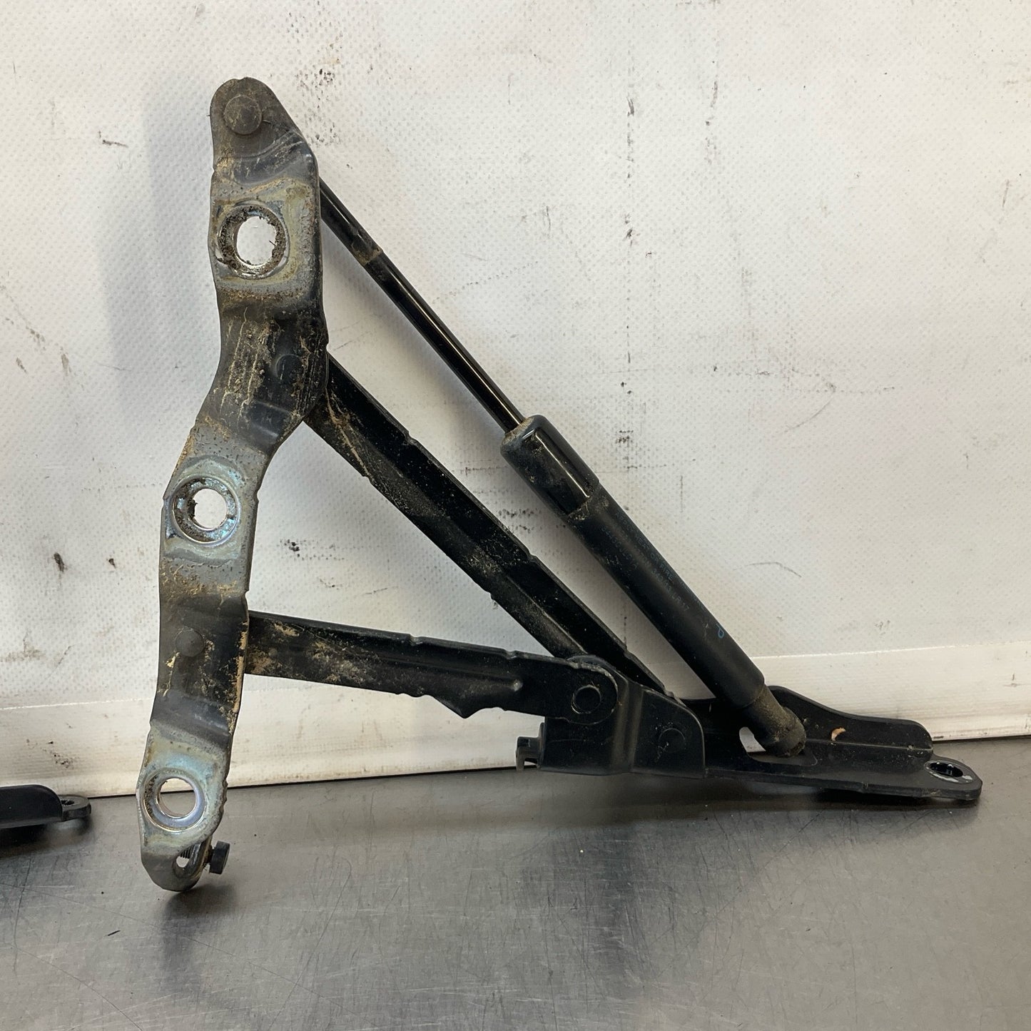 08-15 G37 Q60 Coupe Rear Trunk Lid Hinge Oem 12Bd4Gi - On Point Parts Inc