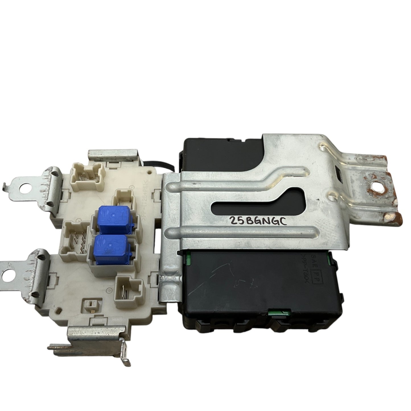 03-04 G35 Bcm Body Control Module Manual Fuse Panel 284B1Am821 Oem Gng - On Point Parts Inc