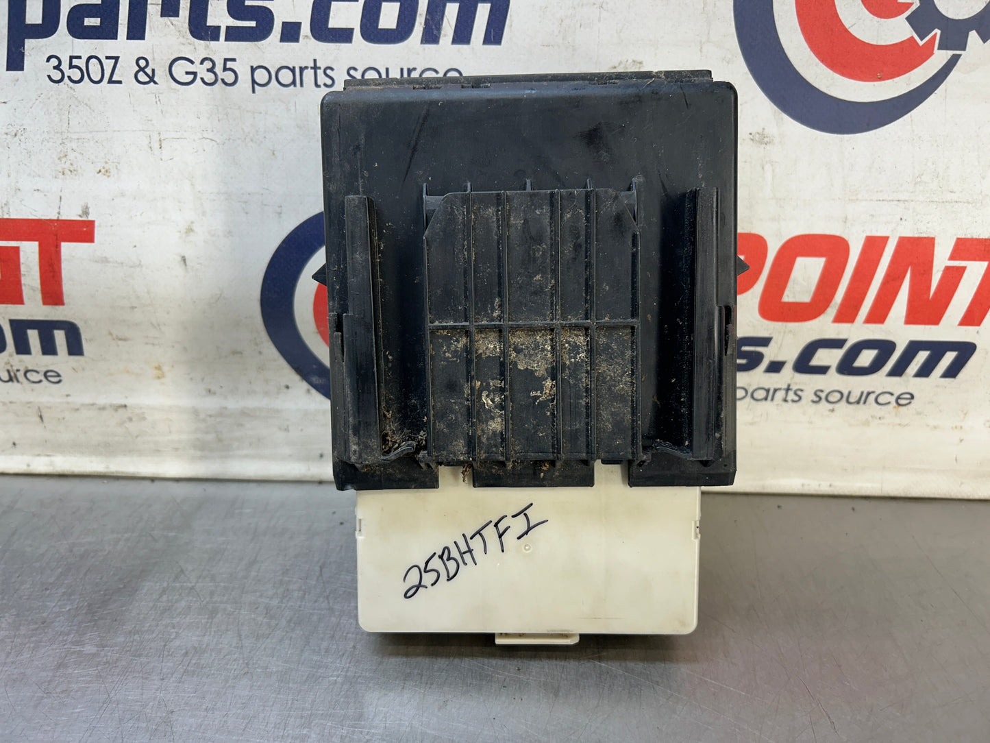 2005 Nissan Z33 350Z Ipdm Engine Large Fuse Relay Module Box Oem 25Bhtfi - On Point Parts Inc