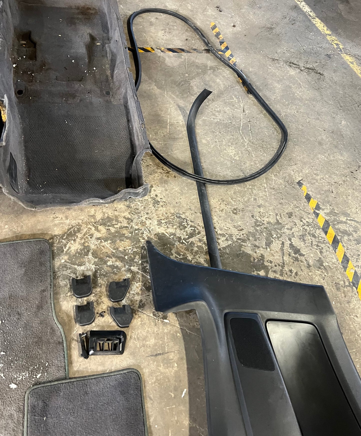 2005 Infiniti G35 Coupe Black Interior Bundle - On Point Parts Inc