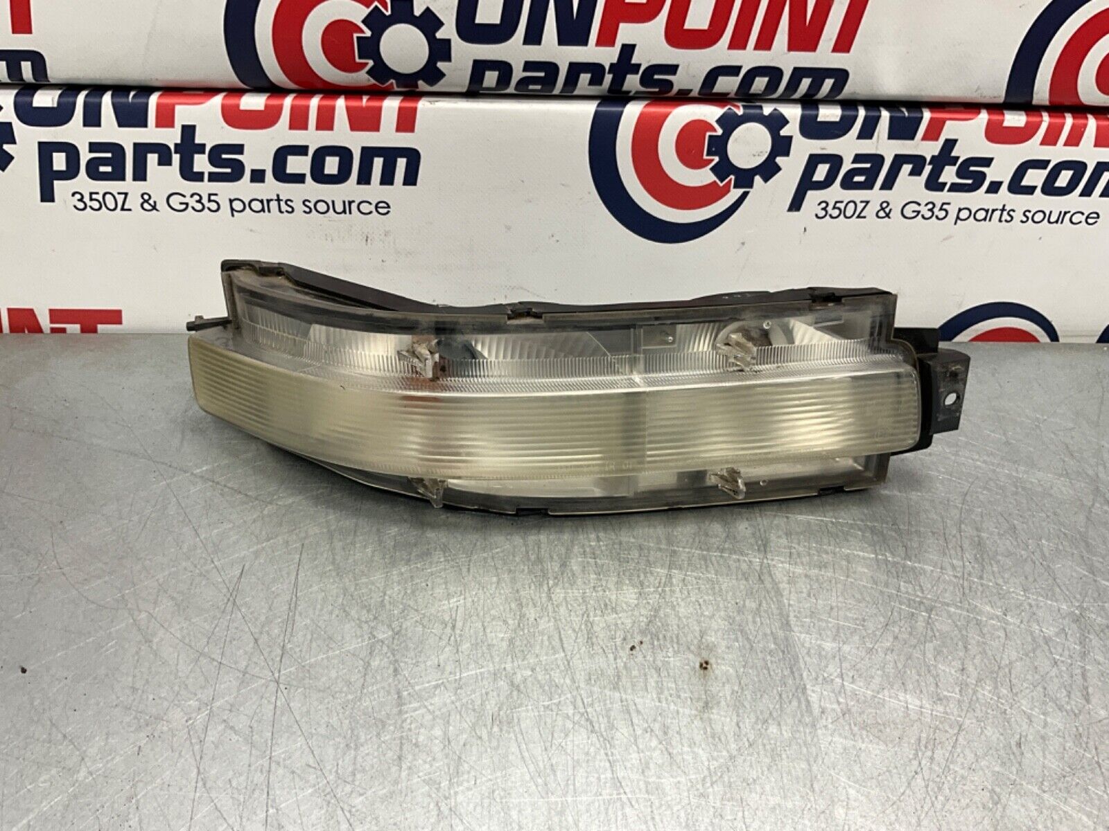 03-09 Nissan 350Z Driver Left Rear Turn Signal Assembly 26555CD085