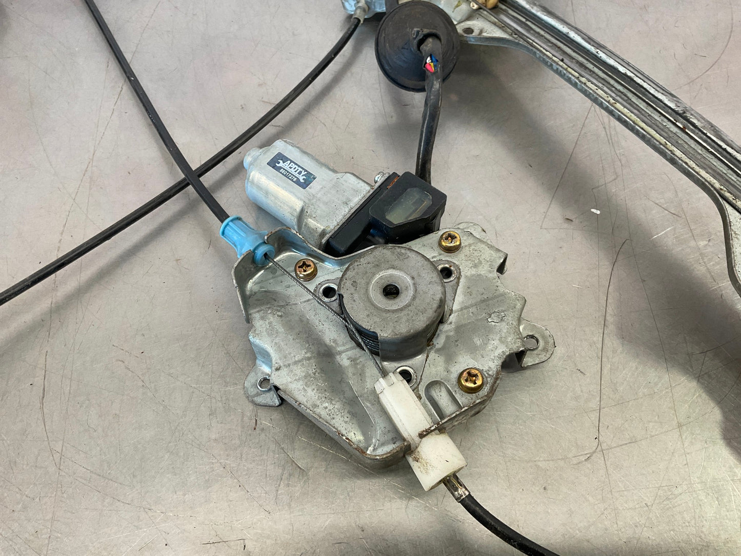 2003 Nissan 350Z Passenger Right Window Regulator Motor OEM 24BERDE - On Point Parts Inc