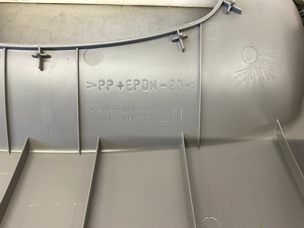 2005 Nissan 350Z Upper Dash Speedometer Steering Column Cover 68107 OEM 25BAED7 - On Point Parts Inc