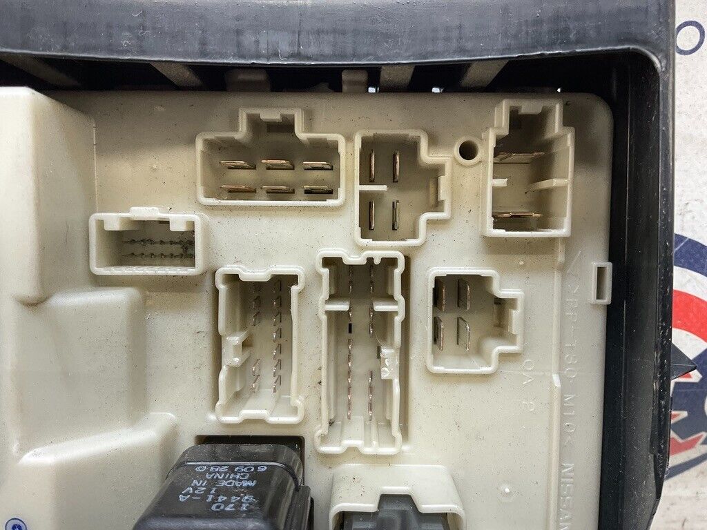 2007 Infiniti V35 G35 IPDM Engine Large Fuse Relay Module Box 284B7 OEM 14BCZFE - On Point Parts Inc