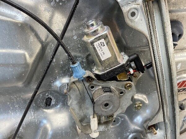 2003 Nissan Z33 350Z Passenger Door Window Regulator Motor Oem 22Bdxf3 - On Point Parts Inc