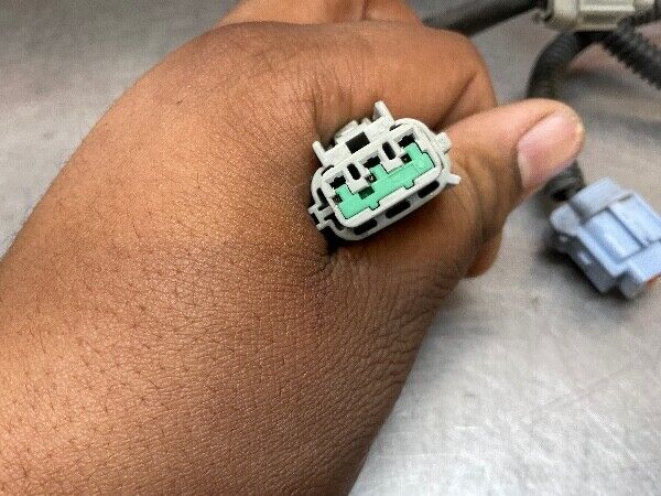 2003 Nissan Z33 350Z Rear Driver Tail Light Pigtail Connector Oem 22Bdxfa - On Point Parts Inc