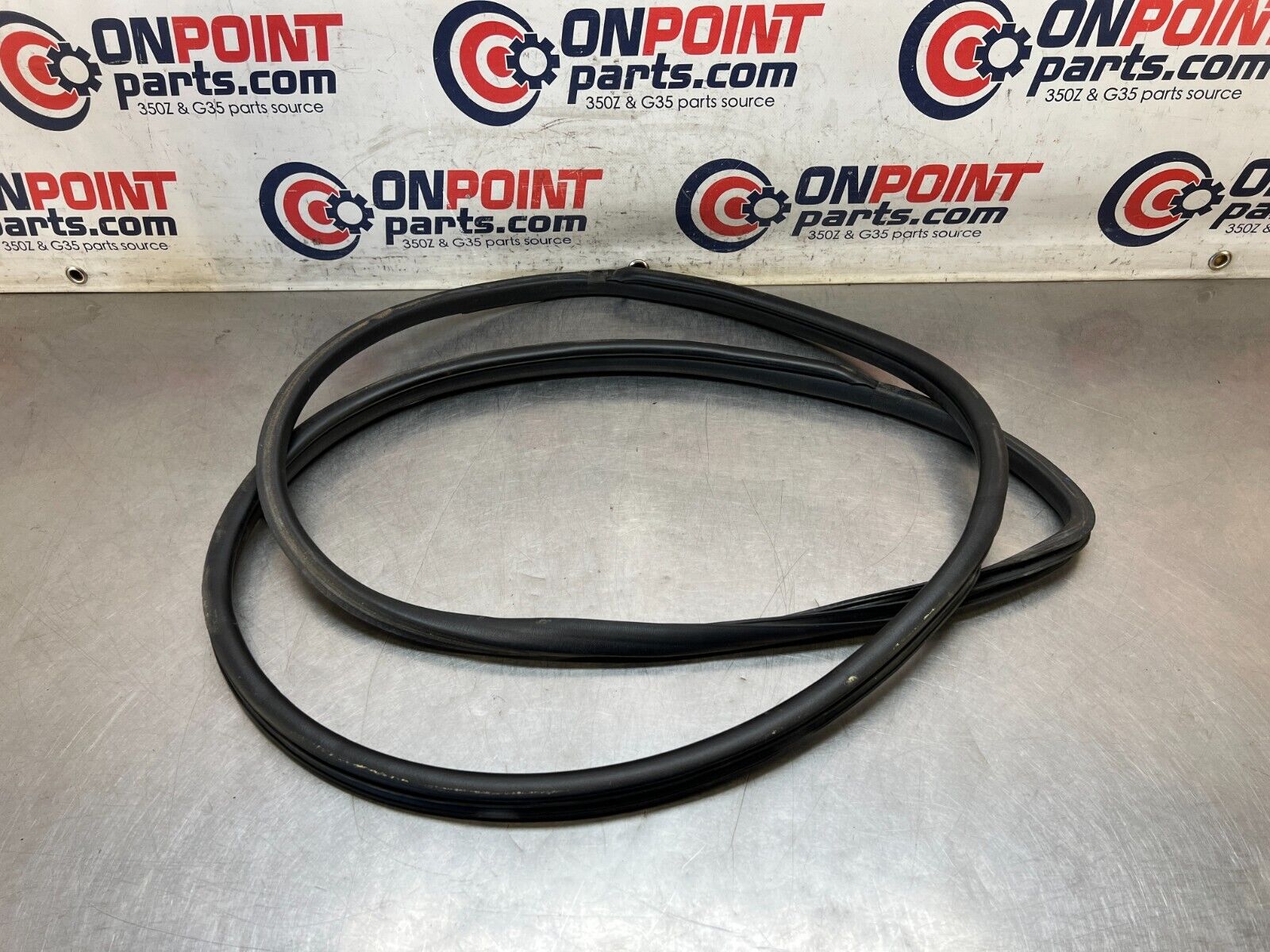 2003 Nissan Z33 350Z Passenger Door Frame Weatherstrip Seal Oem 22Bdxfe - On Point Parts Inc