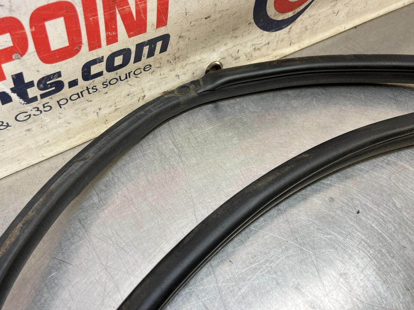 2003 Nissan Z33 350Z Passenger Door Frame Weatherstrip Seal Oem 22Bdxfe - On Point Parts Inc