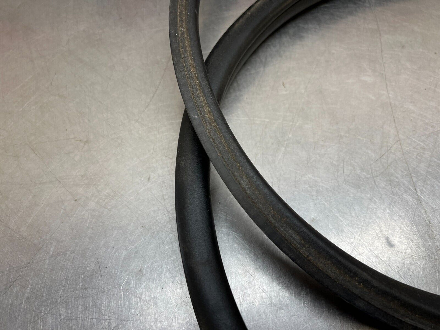 2003 Nissan Z33 350Z Passenger Door Frame Weatherstrip Seal Oem 22Bdxfe - On Point Parts Inc