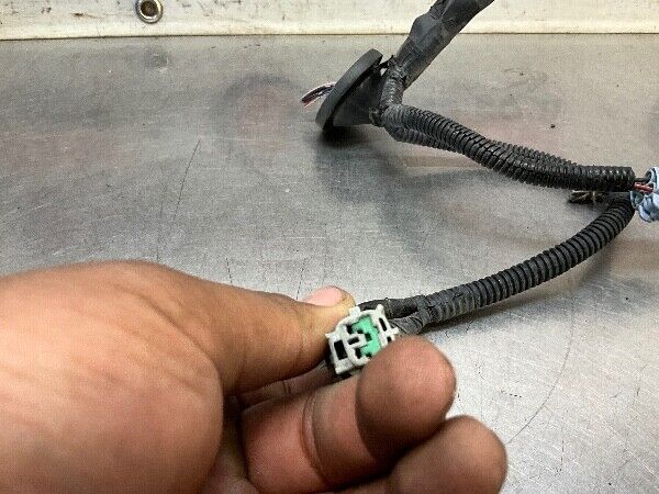 2003 Nissan Z33 350Z Rear Passenger Tail Light Pigtail Connector Oem 22Bdxfe - On Point Parts Inc