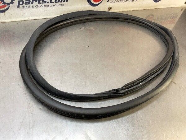 2003 Nissan Z33 350Z Driver Door Frame Weatherstrip Seal Oem 22Bdxfi - On Point Parts Inc