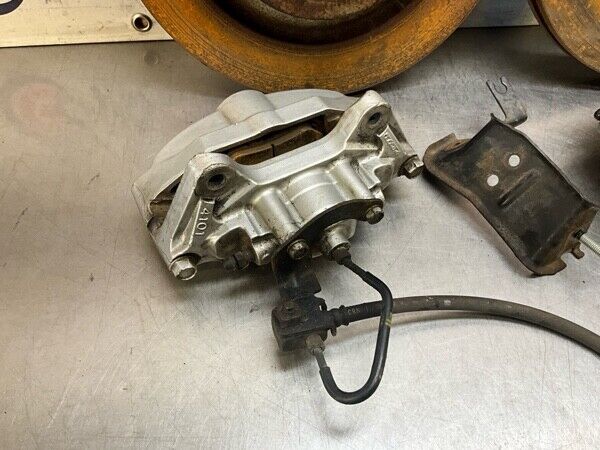 2008 Infiniti V36 G37 Akebono Big Brake Caliper Set Oem 21Bd8F0 - On Point Parts Inc