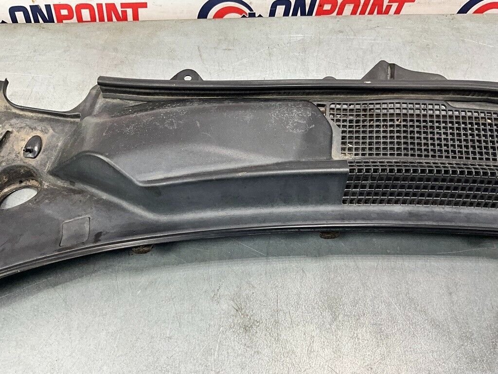 2004 Nissan Z33 350Z Driver Left Windshield Cowl Panel 66863 Oem 25Bdqf3 - On Point Parts Inc
