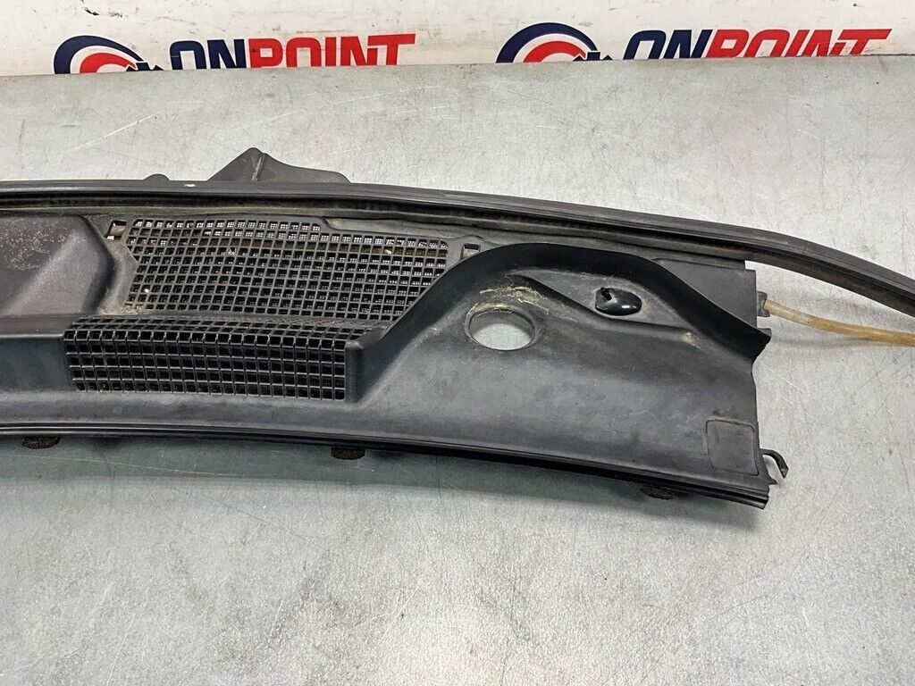 2004 Nissan Z33 350Z Driver Left Windshield Cowl Panel 66863 Oem 25Bdqf3 - On Point Parts Inc