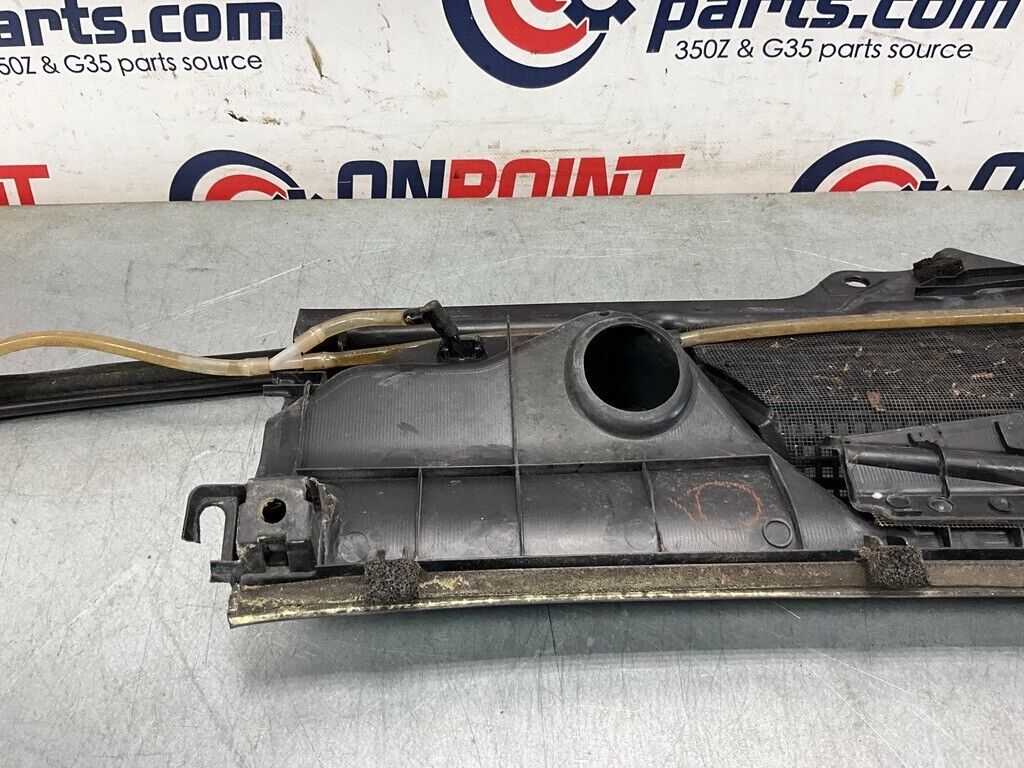 2004 Nissan Z33 350Z Driver Left Windshield Cowl Panel 66863 Oem 25Bdqf3 - On Point Parts Inc