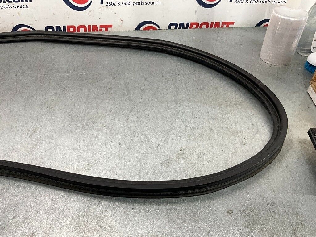 2004 Nissan Z33 350Z Trunk Hatch Frame Weatherstrip Seal Oem 25Bdqfi - On Point Parts Inc