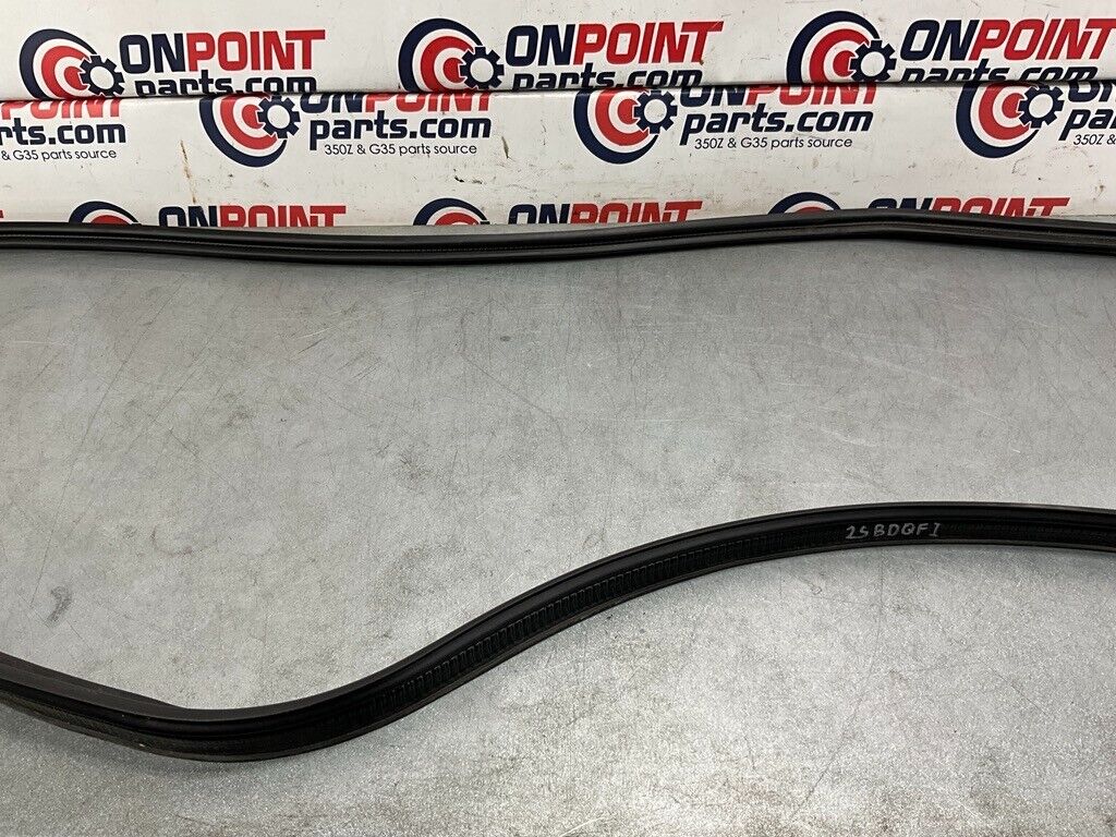 2004 Nissan Z33 350Z Trunk Hatch Frame Weatherstrip Seal Oem 25Bdqfi - On Point Parts Inc