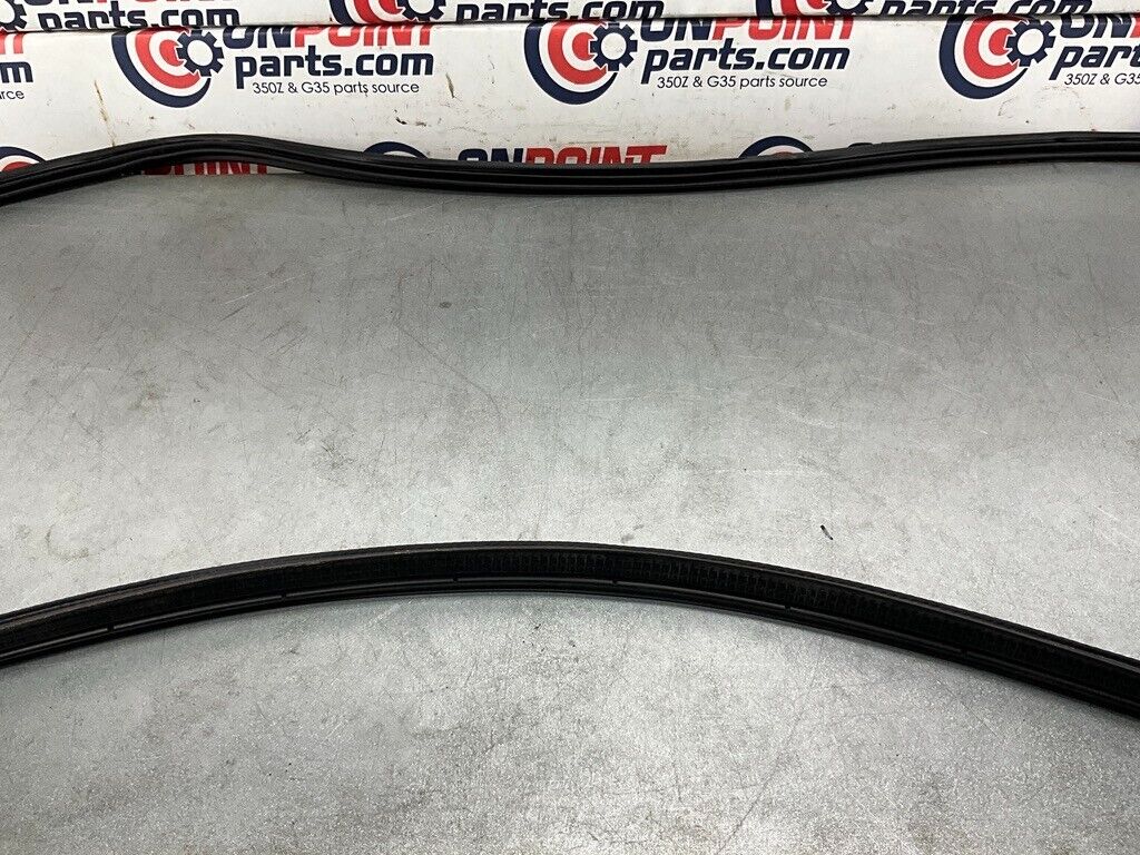 2004 Nissan Z33 350Z Trunk Hatch Frame Weatherstrip Seal Oem 25Bdqfi - On Point Parts Inc