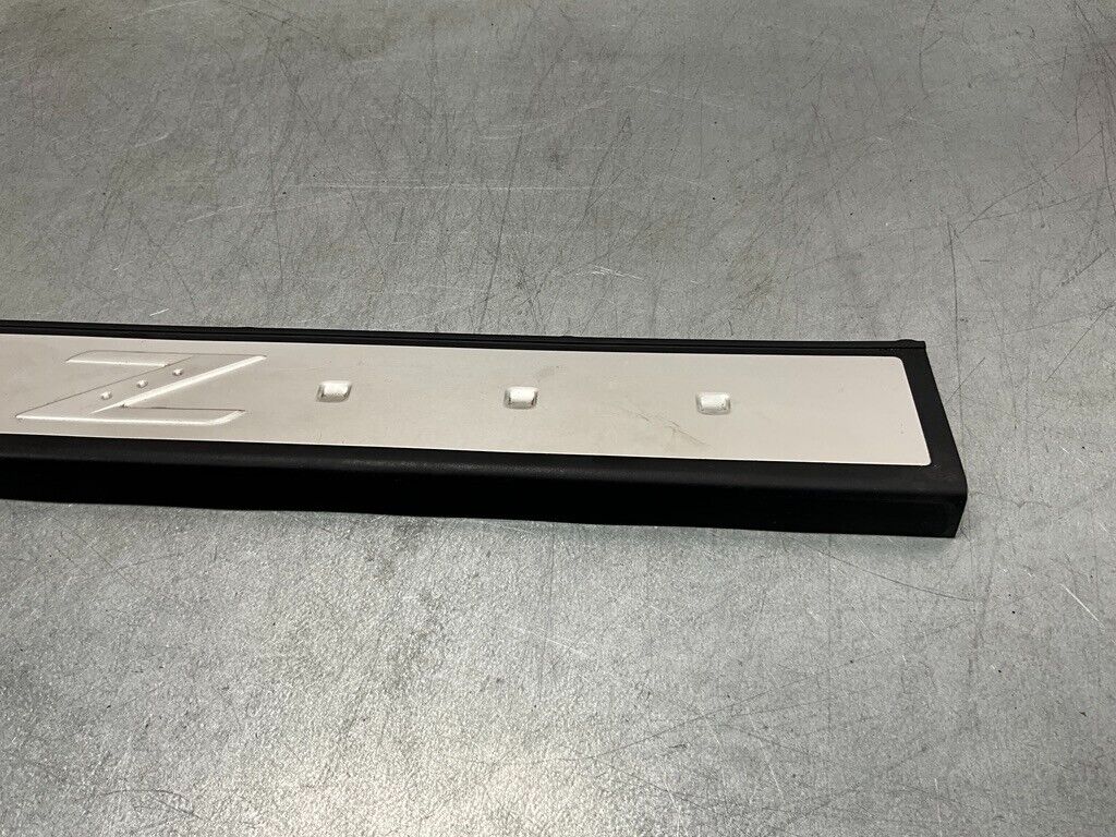 2004 Nissan Z33 350Z Passenger Right Door Threshold Kick Plate Trim Oem 25Bdqf7 - On Point Parts Inc