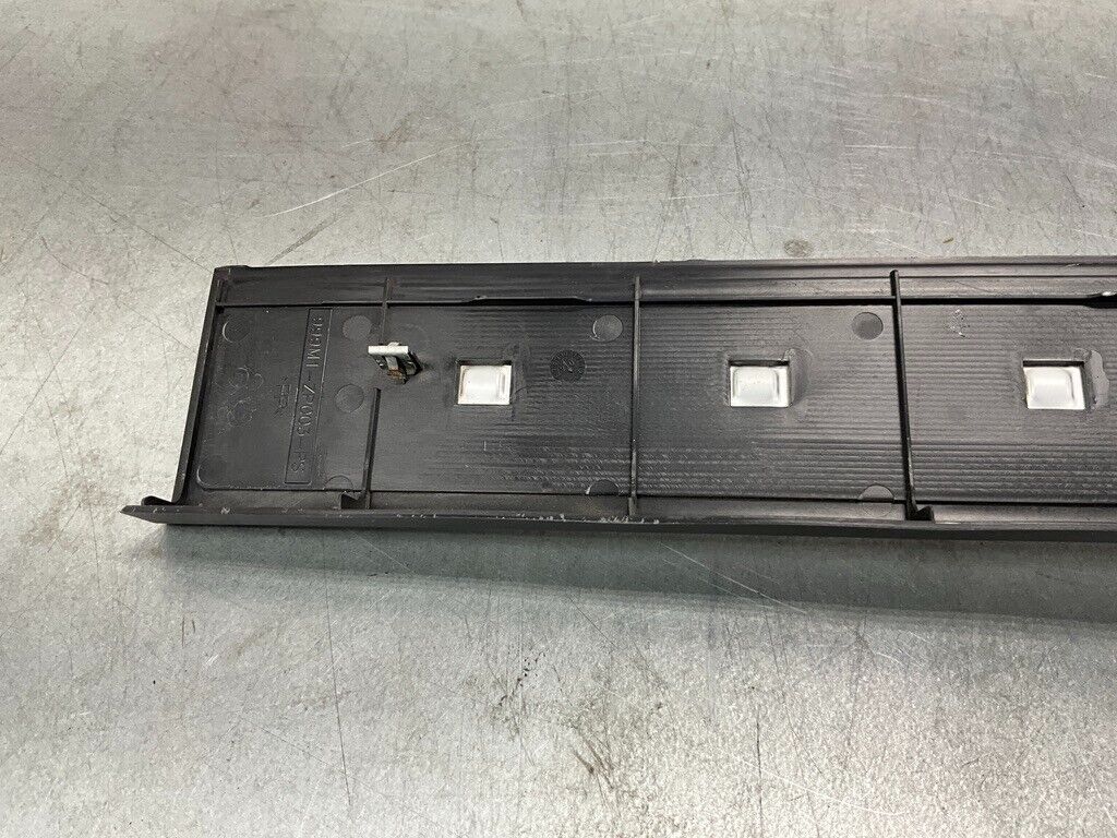 2004 Nissan Z33 350Z Passenger Right Door Threshold Kick Plate Trim Oem 25Bdqf7 - On Point Parts Inc