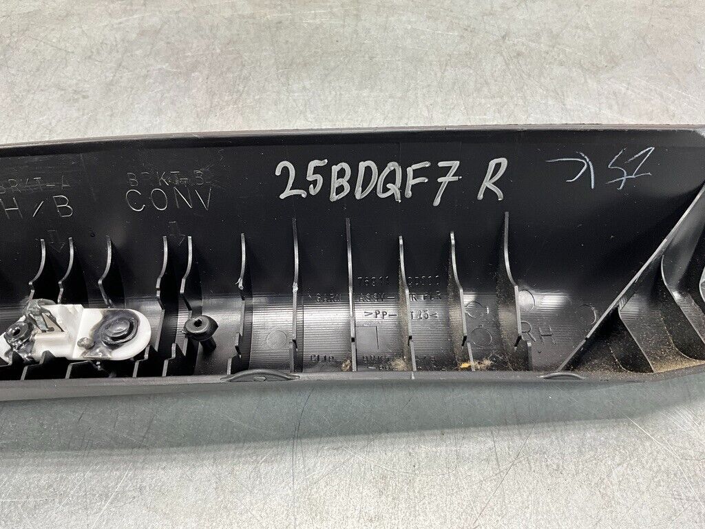 2004 Nissan Z33 350Z Coupe Passenger Interior A-Pillar Trim 76911 Oem 25Bdqf7 - On Point Parts Inc