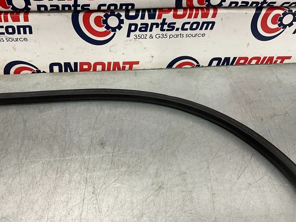 2004 Nissan Z33 350Z Passenger Right Door Frame Weatherstrip Seal Oem 25Bdqfa - On Point Parts Inc