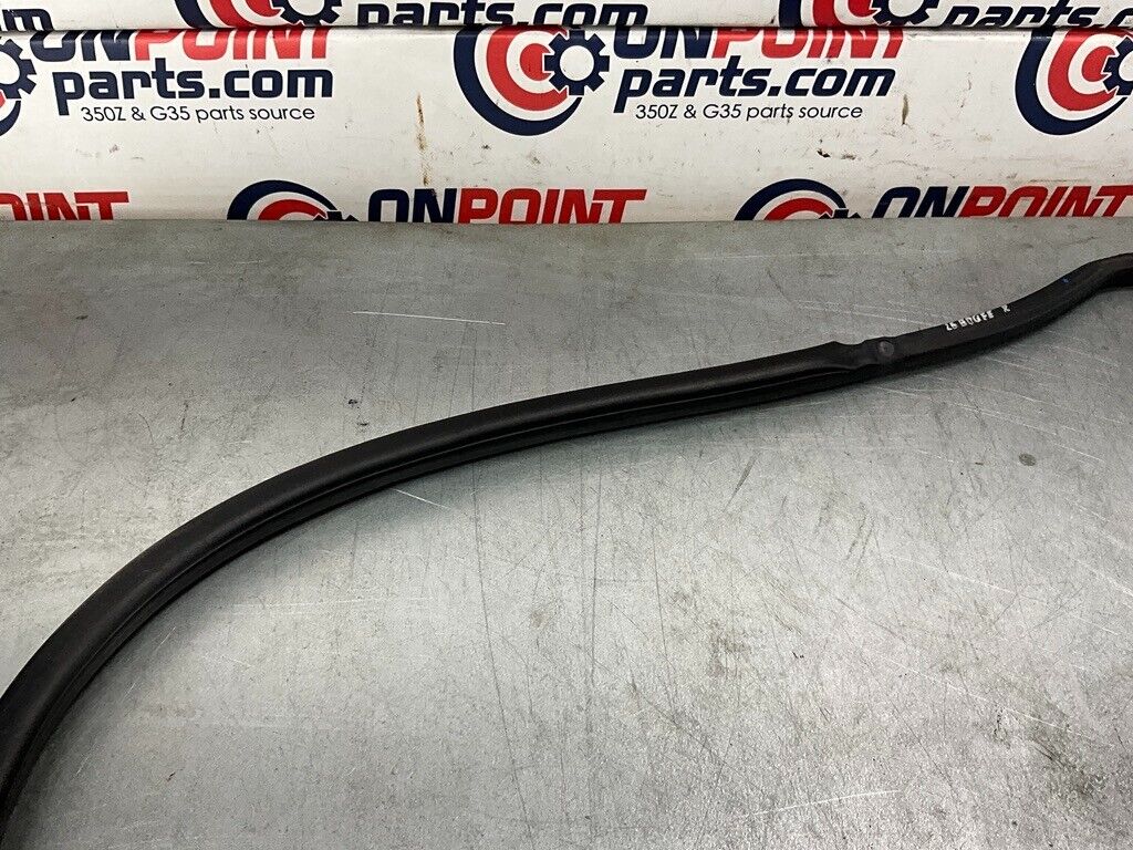 2004 Nissan Z33 350Z Passenger Right Door Frame Weatherstrip Seal Oem 25Bdqfa - On Point Parts Inc