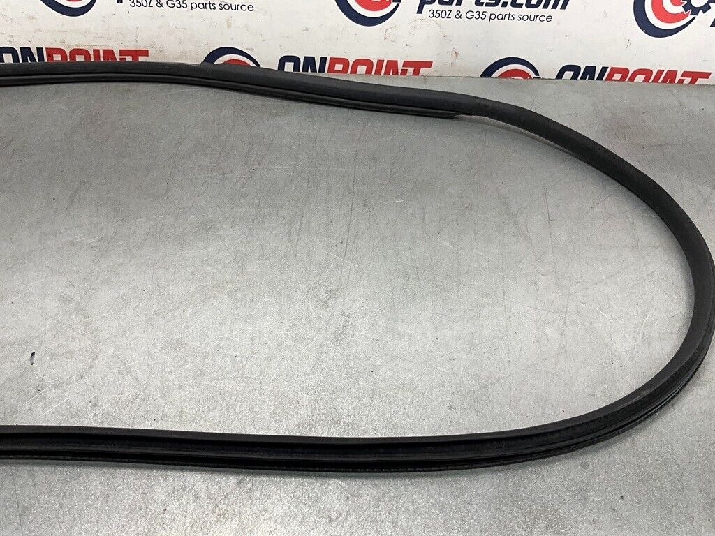 2004 Nissan Z33 350Z Passenger Right Door Frame Weatherstrip Seal Oem 25Bdqfa - On Point Parts Inc
