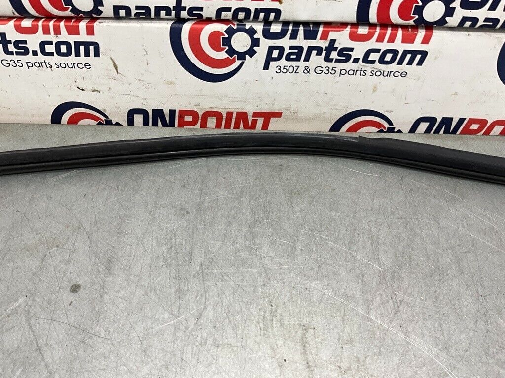 2004 Nissan Z33 350Z Passenger Right Door Frame Weatherstrip Seal Oem 25Bdqfa - On Point Parts Inc