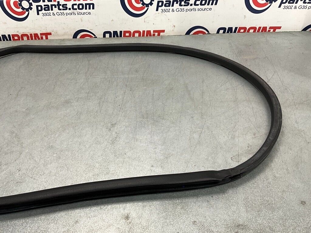2004 Nissan Z33 350Z Passenger Right Door Frame Weatherstrip Seal Oem 25Bdqfa - On Point Parts Inc