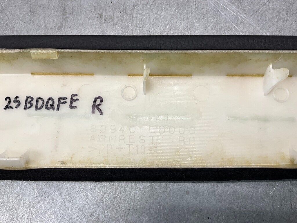 2004 Nissan Z33 350Z Passenger Right Door Panel Armrest 80940 Oem 25Bdqfe - On Point Parts Inc