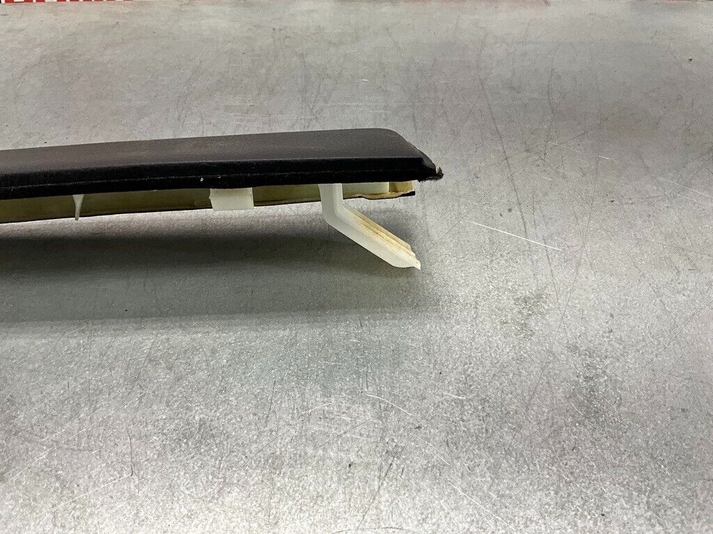 2004 Nissan Z33 350Z Passenger Right Door Panel Armrest 80940 Oem 25Bdqfe - On Point Parts Inc