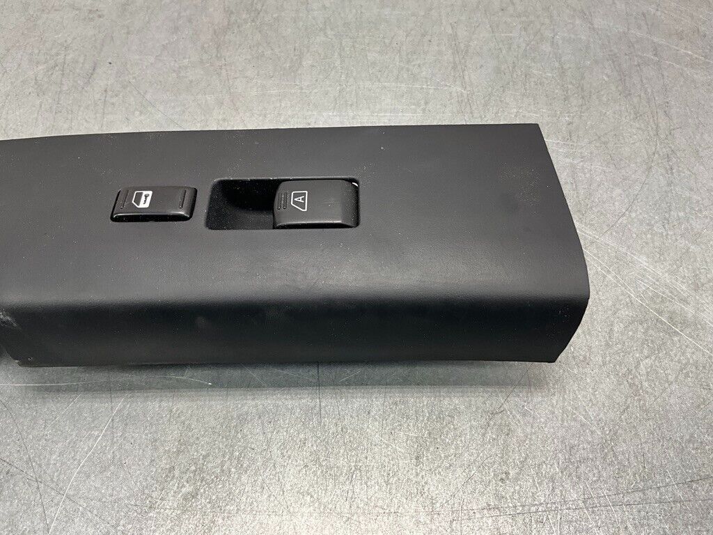 2004 Nissan Z33 350Z Passenger Right Door Window Lock Switch Trim Oem 25Bdqfe - On Point Parts Inc
