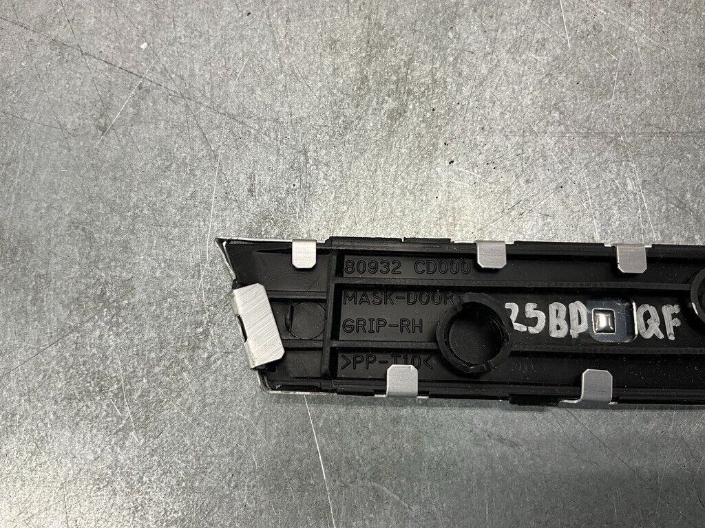 2004 Nissan Z33 350Z Passenger Door Panel Grab Handle Trim 80932 Oem 25Bdqfe - On Point Parts Inc