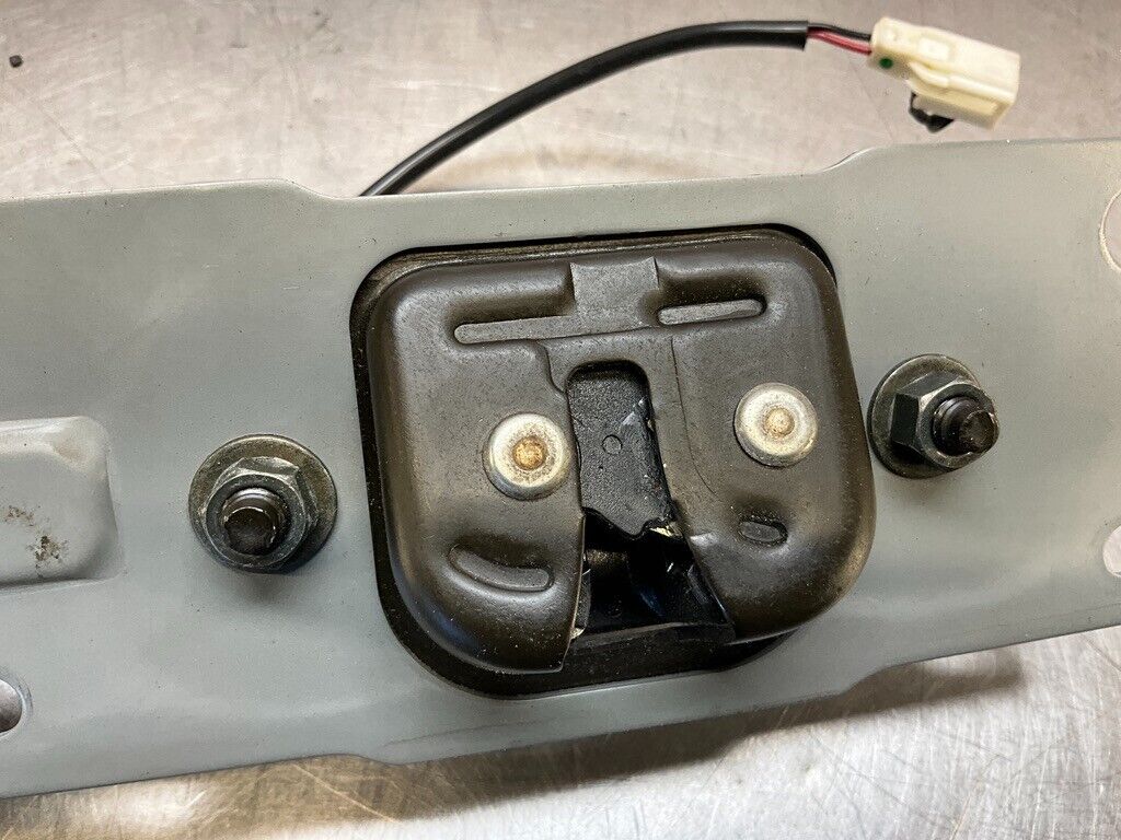 2004 Nissan Z33 350Z Coupe Trunk Latch Actuator Lock Assembly Oem 25Bdqfc - On Point Parts Inc