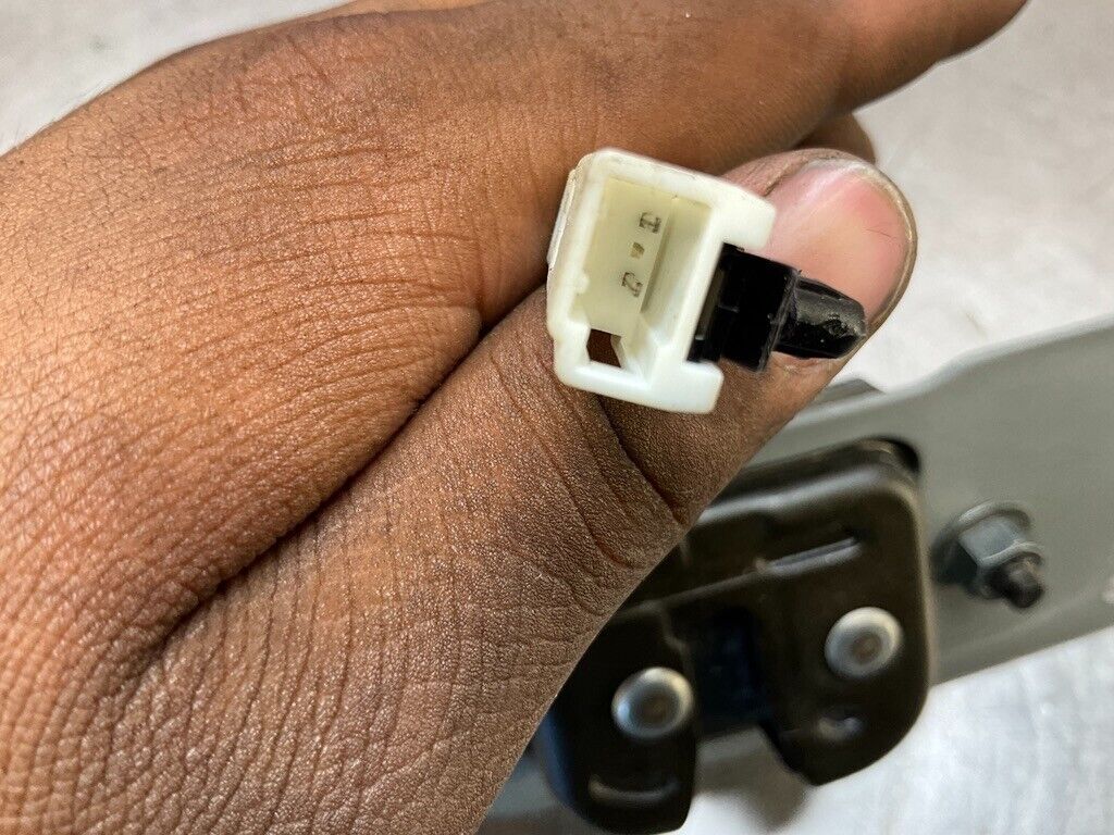 2004 Nissan Z33 350Z Coupe Trunk Latch Actuator Lock Assembly Oem 25Bdqfc - On Point Parts Inc