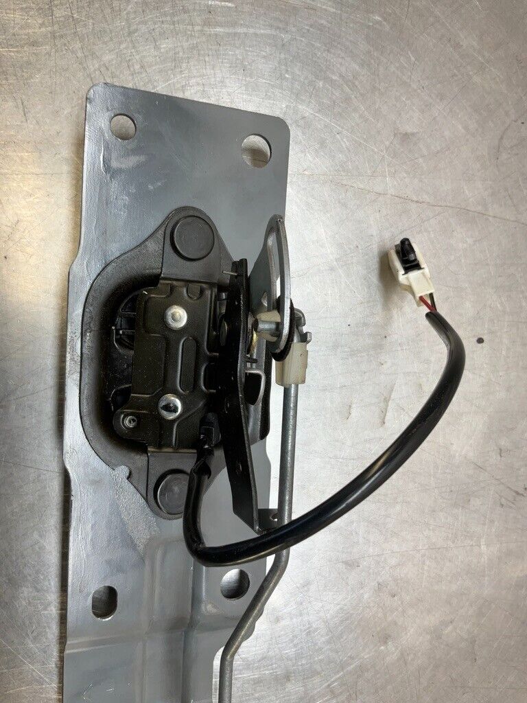 2004 Nissan Z33 350Z Coupe Trunk Latch Actuator Lock Assembly Oem 25Bdqfc - On Point Parts Inc