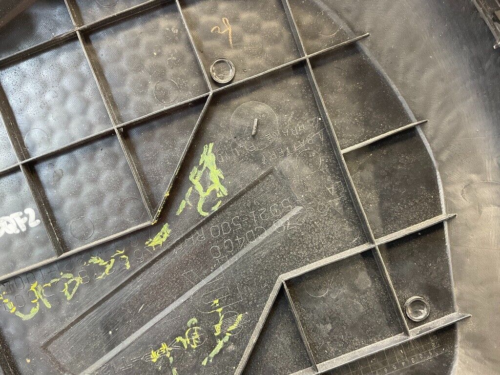 2004 Nissan Z33 350Z Battery Cover Bezel Trim Oem 25Bdqf2 - On Point Parts Inc