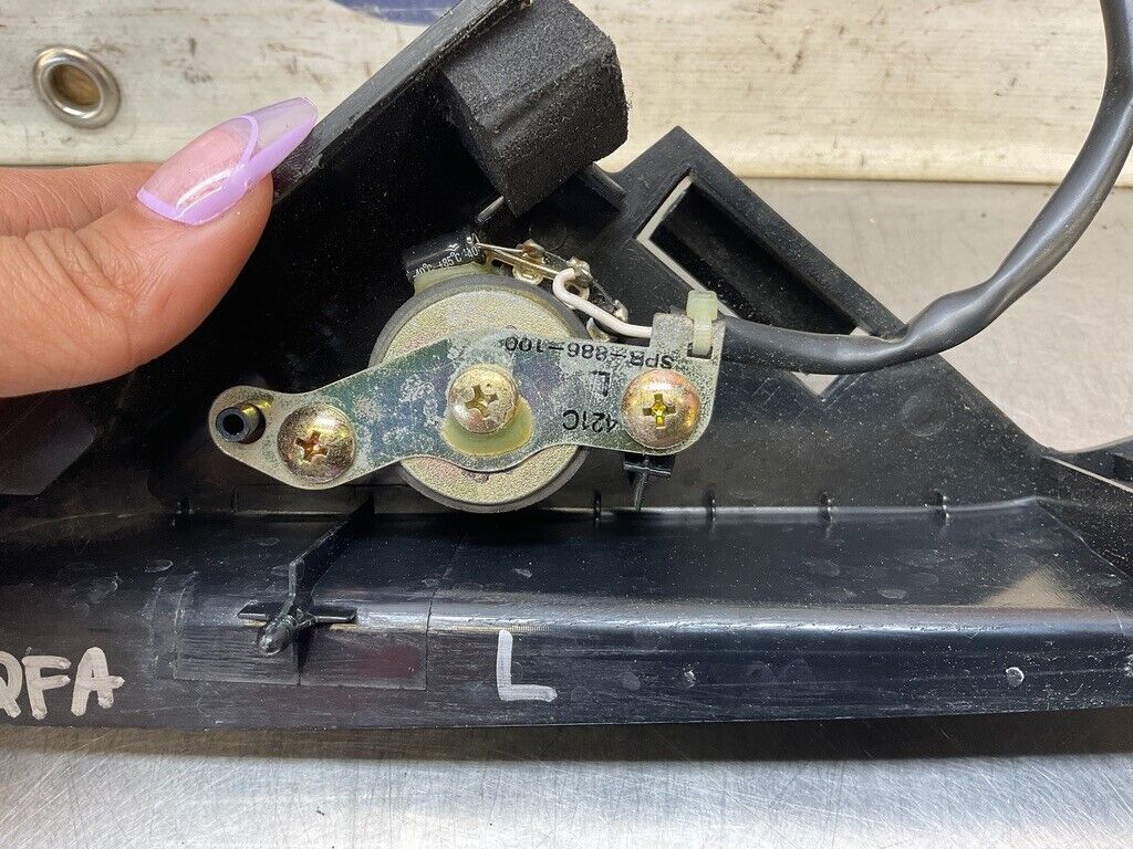 2004 Nissan Z33 350Z Driver Left Tweeter Speaker Cover Oem 25Bdqfa - On Point Parts Inc