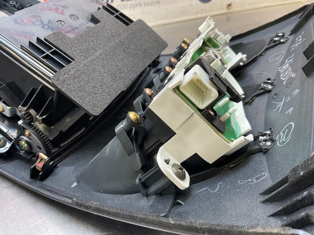 2004 Nissan Z33 350Z Center Dash Cubby Bezel With Gauges Oem 25Bdqfc - On Point Parts Inc